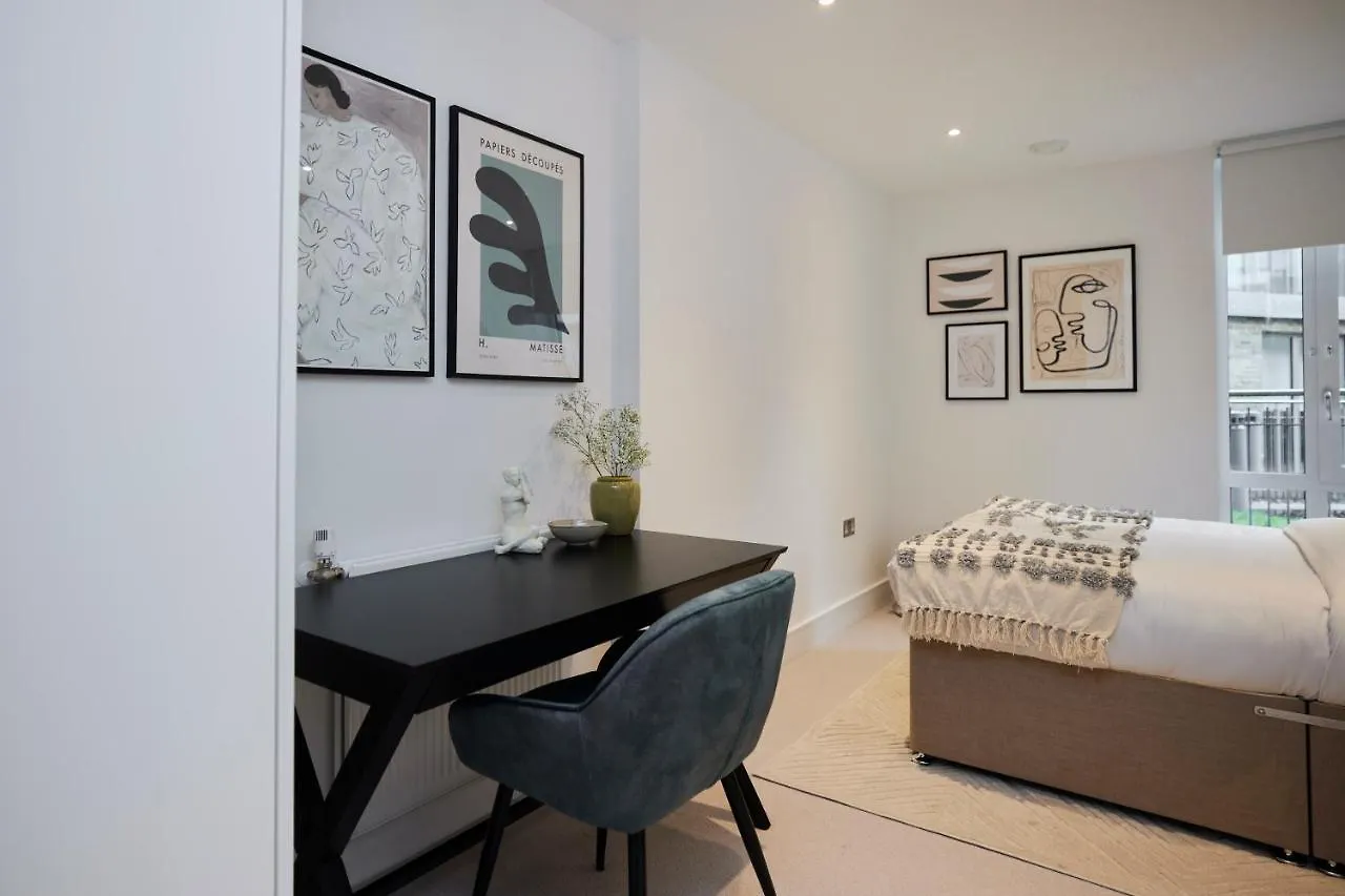 Apartamento The Limehouse Cut Place - Spacious 2Bdr Flat With Balcony Londres Reino Unido