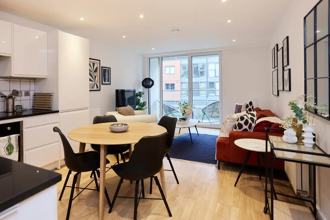 Apartamento The Limehouse Cut Place - Spacious 2Bdr Flat With Balcony Londres